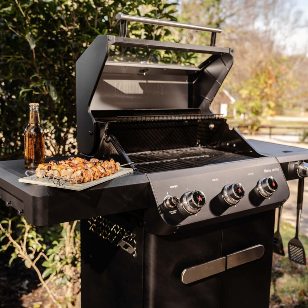 Monument Mesa 325 | Black Propane Gas Grill